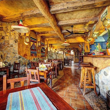 Bed and Breakfast Xavito à Sanok Extérieur photo