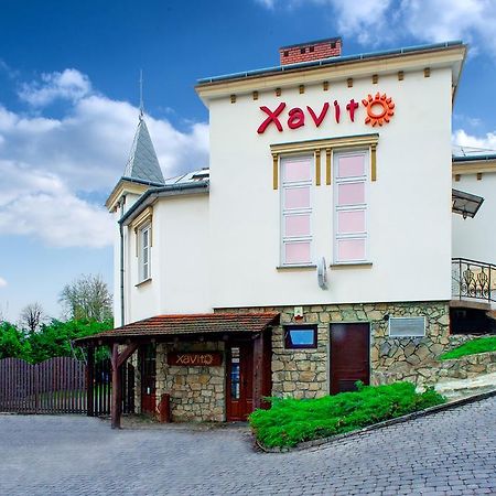 Bed and Breakfast Xavito à Sanok Extérieur photo