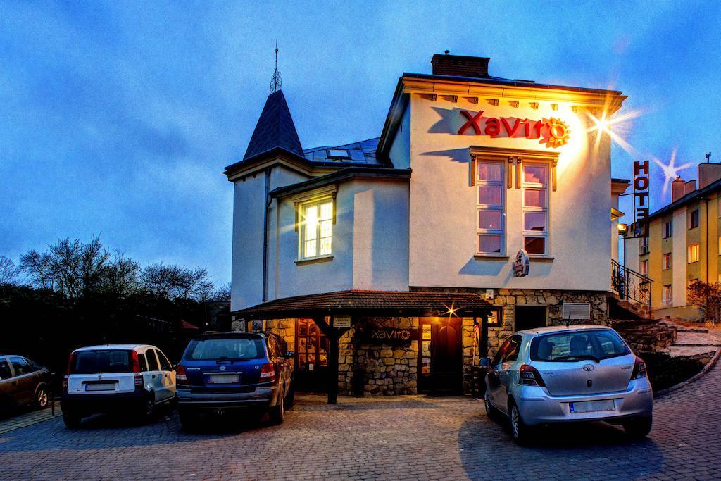 Bed and Breakfast Xavito à Sanok Extérieur photo