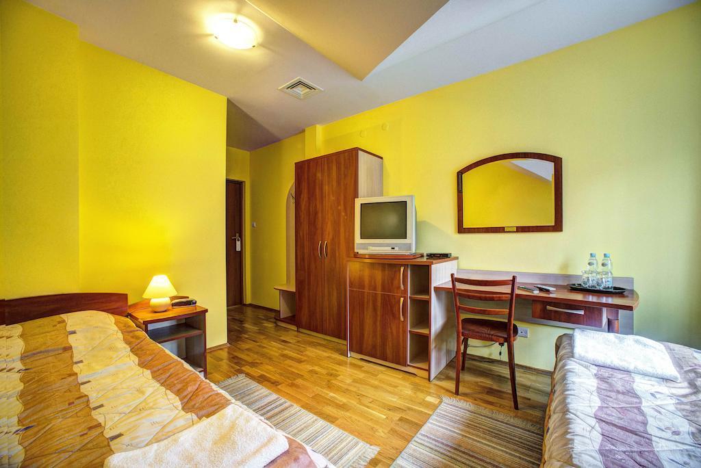 Bed and Breakfast Xavito à Sanok Chambre photo