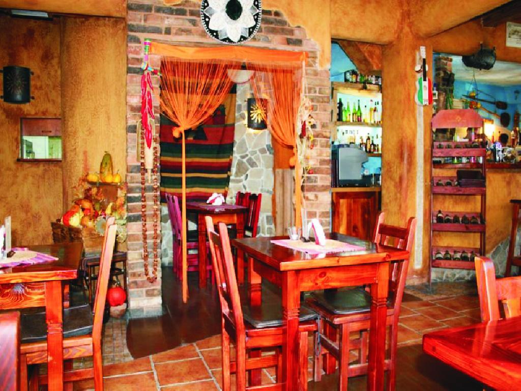 Bed and Breakfast Xavito à Sanok Extérieur photo